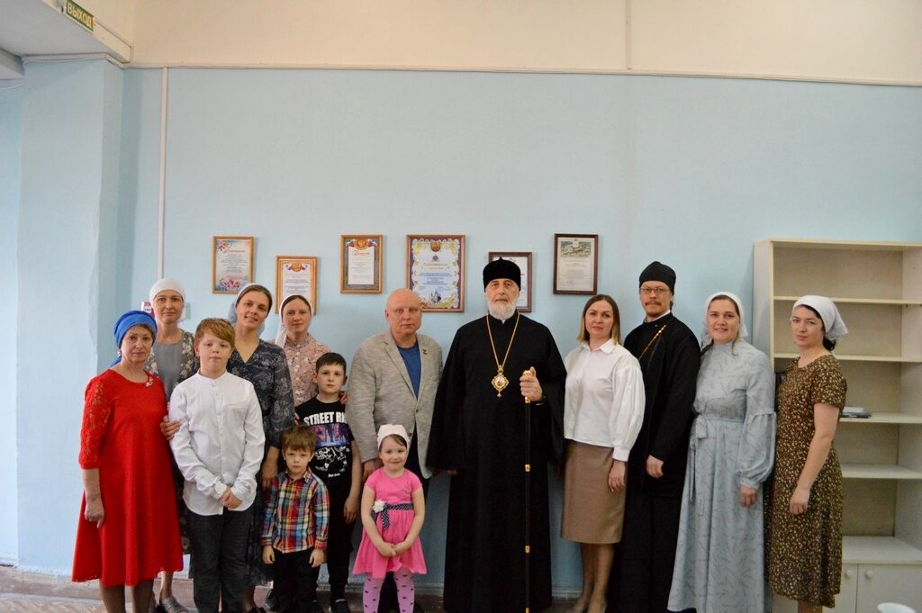 Управляющий Шадринской епархией посетил с рабочим визитом Центр помощи материнству и детству в честь блж. Матроны Московской «Дар»