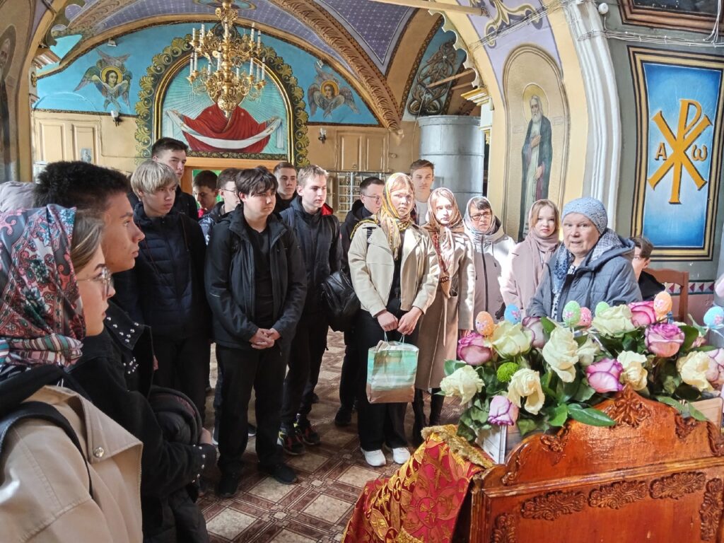 В Петропавловском храме г. Куртамыша состоялся урок для школьников по предмету «Основы православной культуры» 