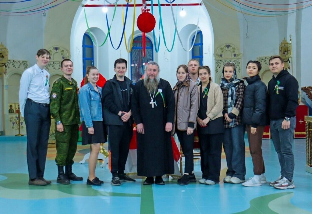 Студенты КГУ совершили экскурсию в Михаило-Архангельский храм села Житниковское