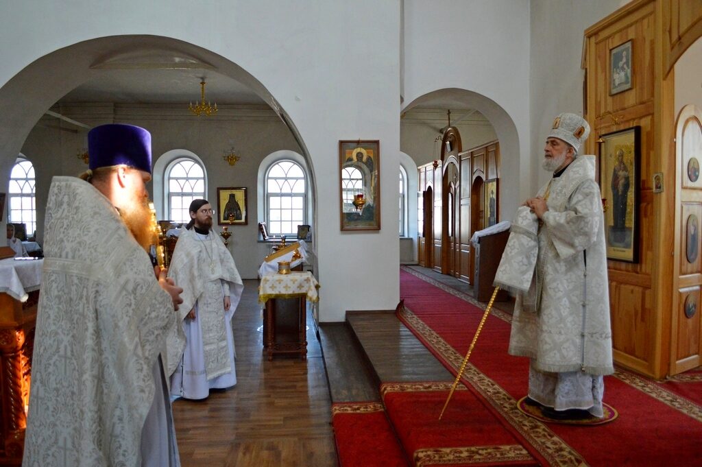 Божественная литургия в праздник Рождества честного славного Пророка, Предтечи и Крестителя Господня Иоанна, г. Шадринск