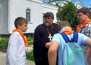 В Свято-Троицком храме п. Мишкино состоялась экскурсия для детей, прибывших из ЛНР в Зауралье на летние каникулы