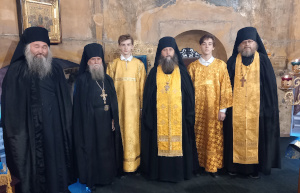 Молебен на начало учебного года отслужили в Далматовской обители