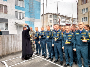 Настоятель храма во имя Святой Троицы с. Малое Дюрягино иерей Михаил Фасола поздравил студентов Шумихинского аграрно-строительного колледжа с началом учебного года