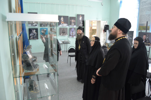 В сопровождении древлехранителя игумена Варнавы (Аверьянова) члены Межведомственной комиссии по вопросам образования монашествующих РПЦ посетили музеи в Шадринской епархии