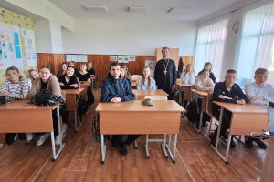 В Звериноголовской средней школе состоялась беседа священника с учащимися старших классов