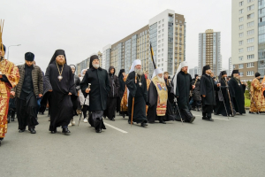 Епископ Шадринский и Далматовский Владимир принял участие в крестном ходе в день Собора святых Челябинской митрополии